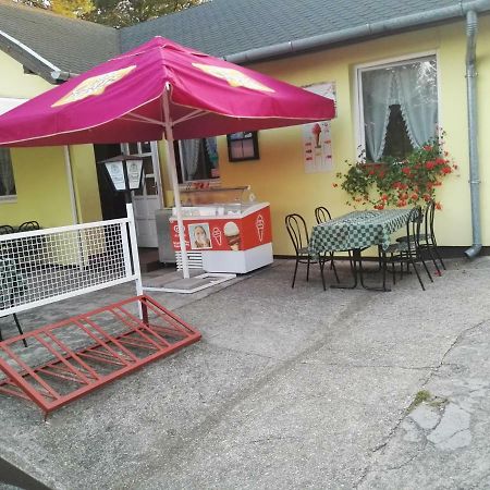 Vadasa Motel Es Etterem Hegyhatszentjakab Exterior photo