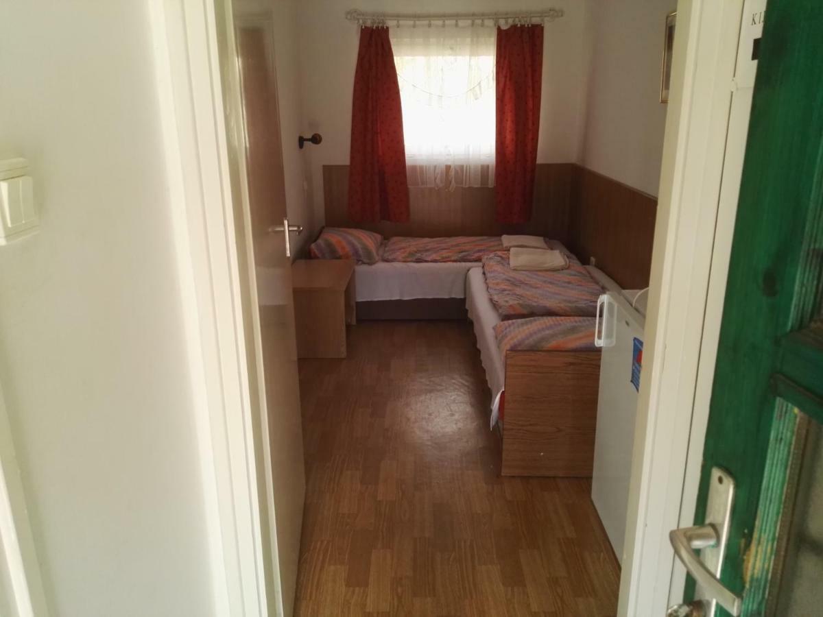 Vadasa Motel Es Etterem Hegyhatszentjakab Exterior photo